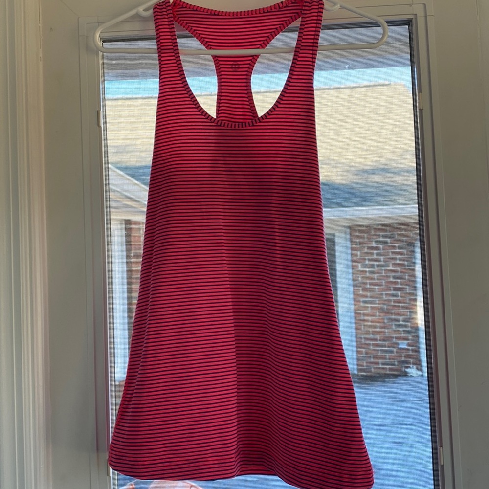 Lululemon workout tank   Size 8